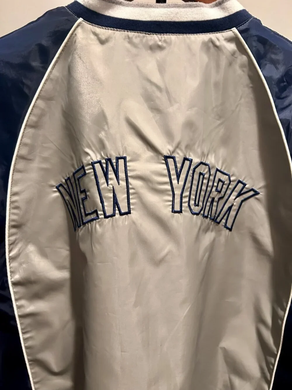 New York Yankee XL V-Neck Pullover, Warm-Up Jacket, Windbreaker.